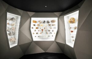 I Krystallgrotten kan du bevege deg i en gjenskapt gruvegang. (Foto: Naturhistorisk museum/Lars Petter Pettersen)